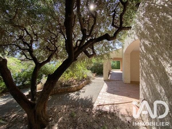 Maison à vendre 6 pièces 224,57 m² Roquebrune-sur-Argens