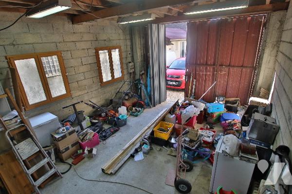 Maison 140 m² environ–6 pièces dont 3 chambres-2 salles d’eau–Garage - Jardin clos – Parcelle 1200m²