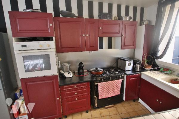 Maison 140 m² environ–6 pièces dont 3 chambres-2 salles d’eau–Garage - Jardin clos – Parcelle 1200m²