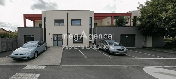 Immeuble à CASTELGINEST, 31780 - 250m²
