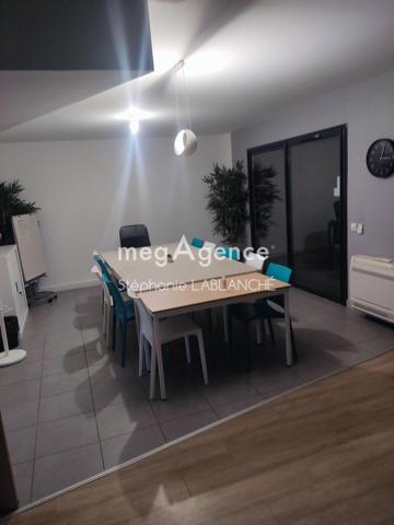 Immeuble à CASTELGINEST, 31780 - 250m²
