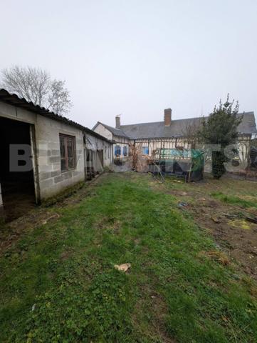  Maison avec grand terrain & énorme potentiel 