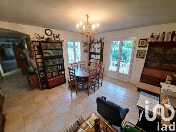 Maison 7 pièces de 200 m² à Générac (30510)