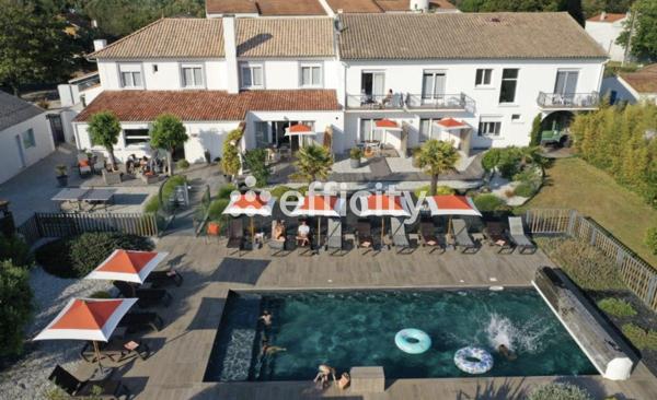 Local Commercial
         23 pièces
        - 1140 m² 2 995 000 € *