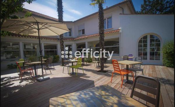 Local Commercial
         23 pièces
        - 1140 m² 2 995 000 € *