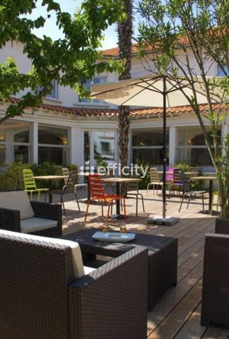 Local Commercial
         23 pièces
        - 1140 m² 2 995 000 € *