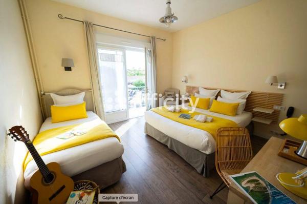 Local Commercial
         23 pièces
        - 1140 m² 2 995 000 € *