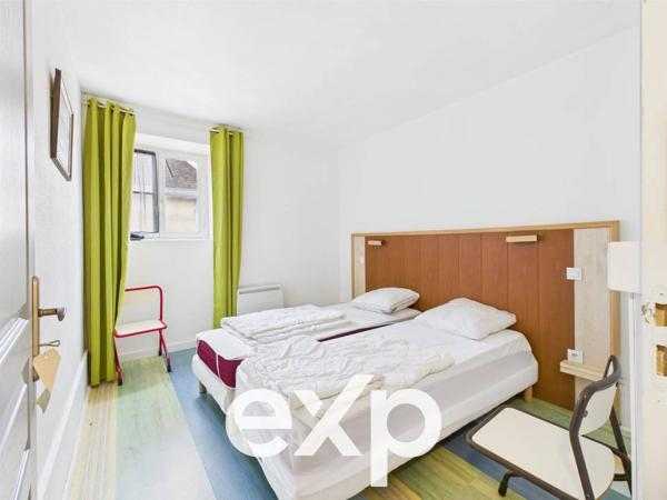 MAISON 10 PIÈCES AVEC TERRASSE GÎTE 6 CHAMBRES