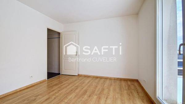 Très bel appartement T2 lumineux - dernier étage - terrasse - stationnement - cave