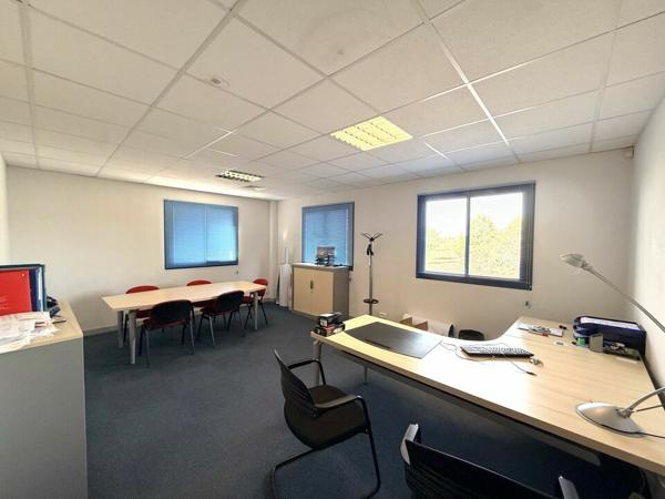 BUREAUX À LOUER – FUTUROSCOPE CHALEMBERT – 147 M² – CLIMATISATION – PARKING