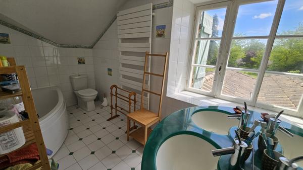 Fargues-sur-Ourbise (47700) Grande maison aux prestations de qualité