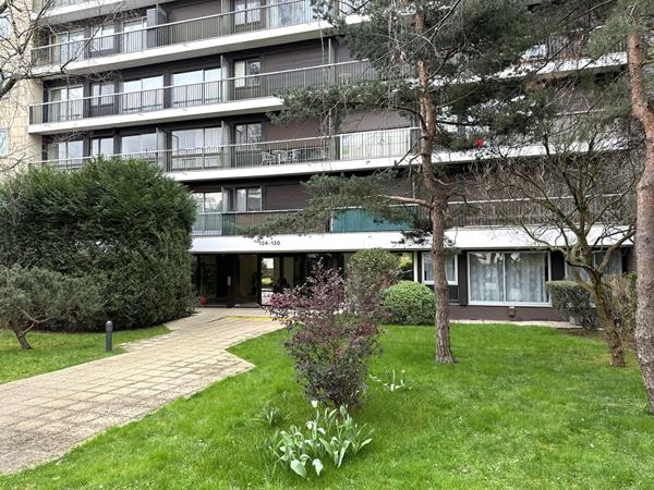 PLACE DE PARKING EN SOUS-SOL SECTEUR BÉCON !