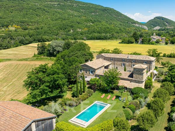 Demeure d'exception au cœur de la Drôme Provençale