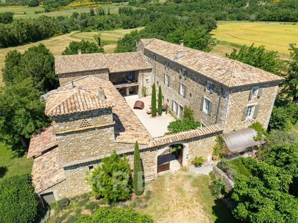 Demeure d'exception au cœur de la Drôme Provençale