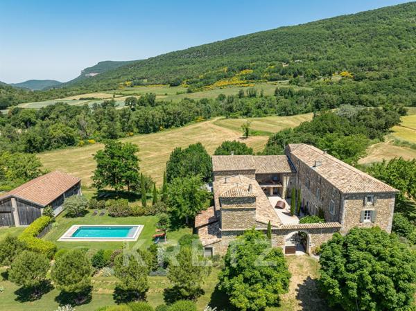 Demeure d'exception au cœur de la Drôme Provençale
