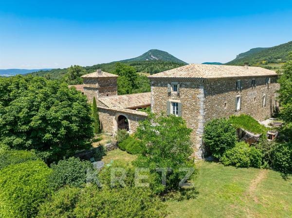 Demeure d'exception au cœur de la Drôme Provençale