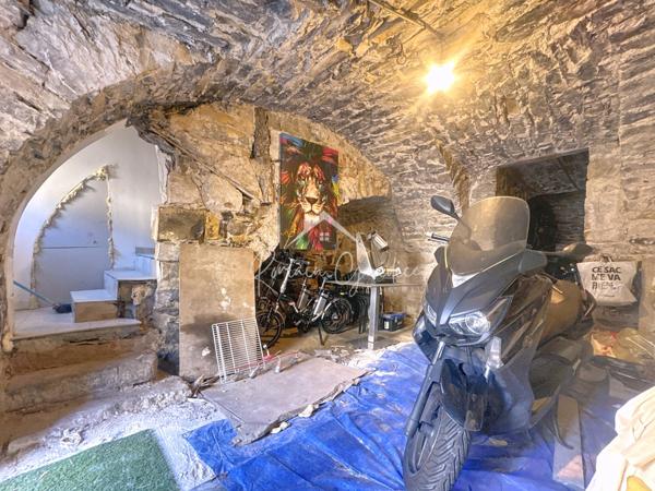 Saint-Georges-de-Luzençon (12100) MAISON DE VILLE F4 101 M2 RÉNOVÉE