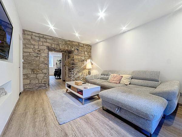 Saint-Georges-de-Luzençon (12100) MAISON DE VILLE F4 101 M2 RÉNOVÉE