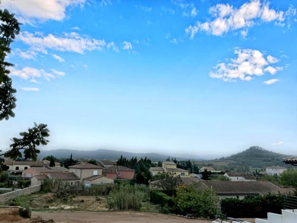 TERRAIN 1096m2 CONSTRUCTIBLE ET VIABILISE