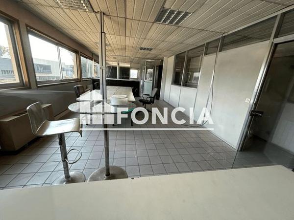 Location Local commercial 1 pièce 180 m² - 267 RUE DE L'ISLON Chasse Sur Rhone 38670