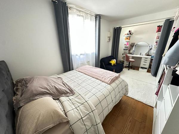 Maison individuelle de plain-pied  120 m²  Piscine Quartier recherché  Miramas