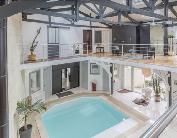 QUARTIER DES CHARTRONS - Maison de pierres "esprit loft"