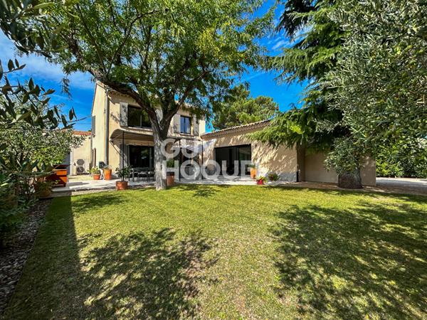 Maison rénovée 195m² à Châteauneuf-de-Gadagne (84470)