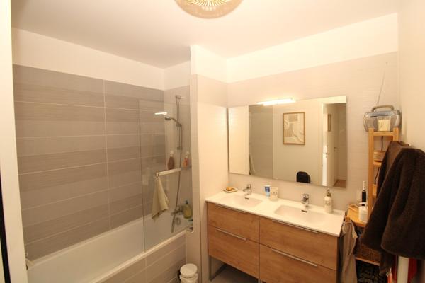 APPARTEMENT T4 DE 91M2 ENVIRON AVEC TERRASSE