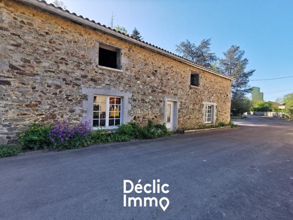 Vente propriété Fenioux, 276m² 14 pièces 367 500€ avec garage