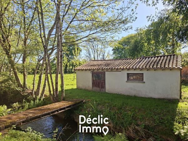 Vente propriété Fenioux, 276m² 14 pièces 367 500€ avec garage