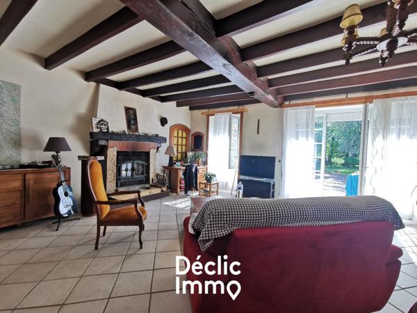 Vente propriété Fenioux, 276m² 14 pièces 367 500€ avec garage