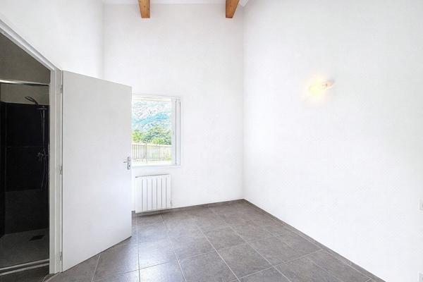 À vendre - Maison mitoyenne 2 côtés, 3 pièces située à Bocognano (20136)