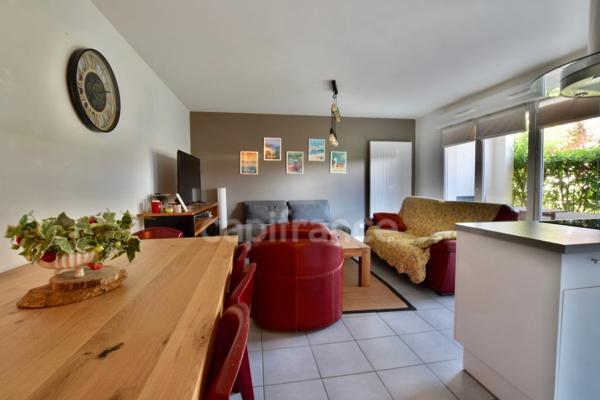 A vendre à Hendaye, appartement T3 de 61 m² avec terrasse en rez de jardin.