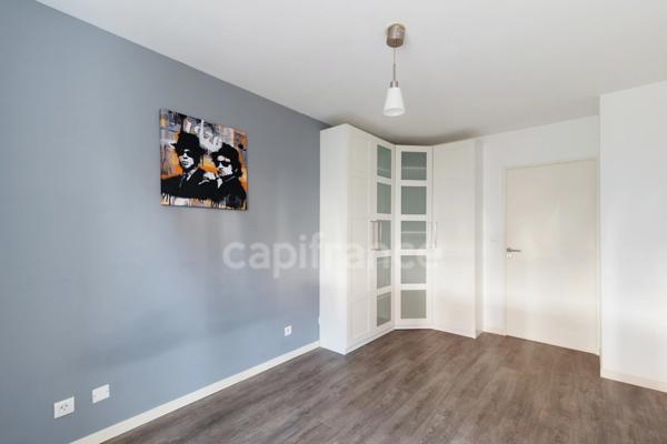 A vendre à Hendaye, appartement T3 de 61 m² avec terrasse en rez de jardin.