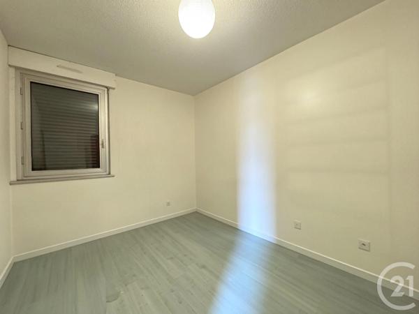 Appartement F4 à vendre  4 pièces - 80,30 m 2   PAMIERS  - 09