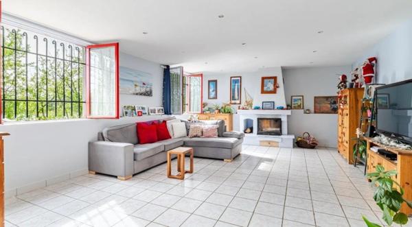 Maison individuelle 4 chambres avec jardin sur les quais de seine