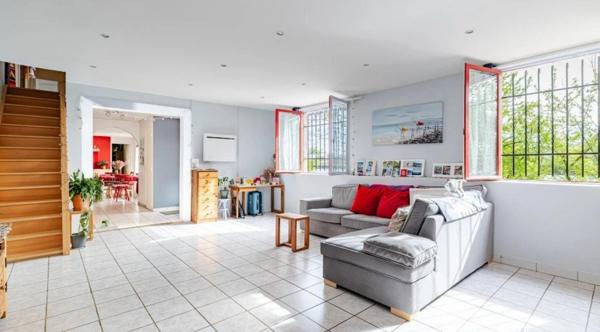 Maison individuelle 4 chambres avec jardin sur les quais de seine