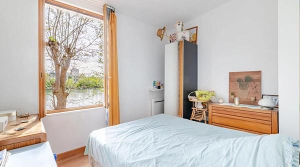 Maison individuelle 4 chambres avec jardin sur les quais de seine