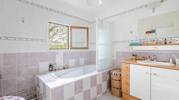 Maison individuelle 4 chambres avec jardin sur les quais de seine