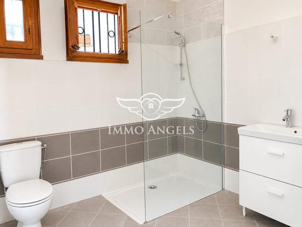 Maison individuelle semi plain-pied – 2 chambres, bureau et jardin de 798 m²