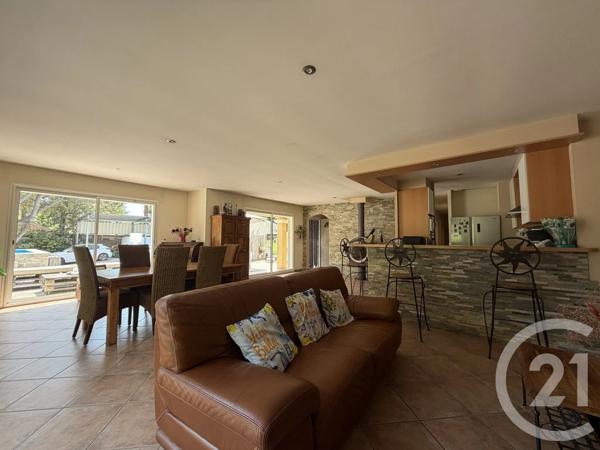 Maison à vendre  4 pièces - 164,79 m 2   AGDE  - 34