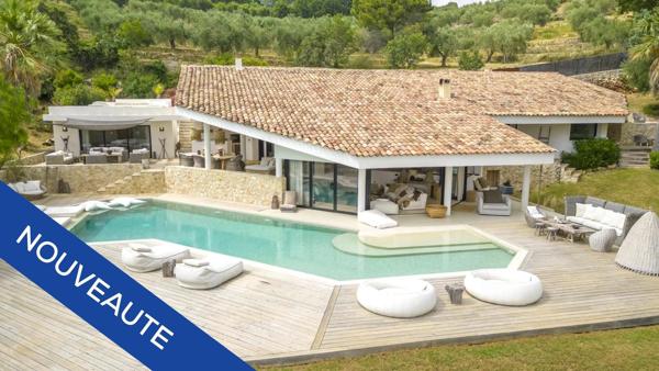 Villa contemporaine d'exception avec vue jusqu'a la mer!! '