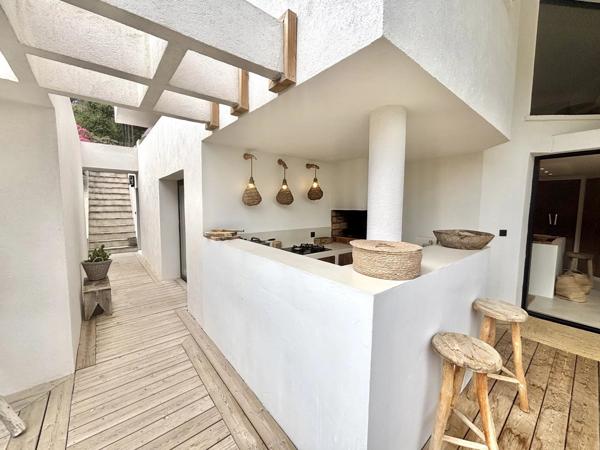 Villa contemporaine d'exception avec vue jusqu'a la mer!! '