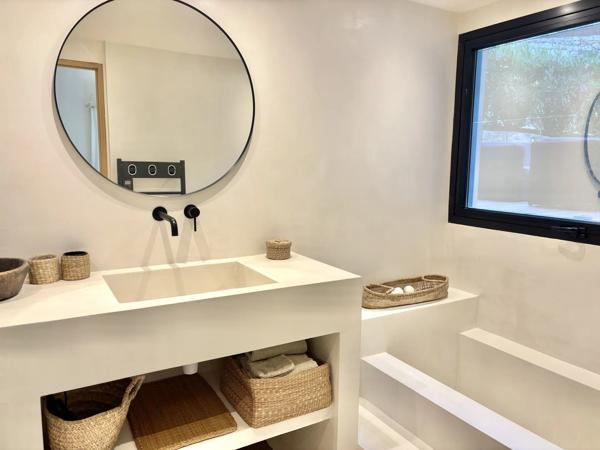 Villa contemporaine d'exception avec vue jusqu'a la mer!! '