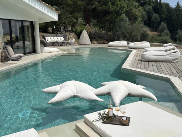 Villa contemporaine d'exception avec vue jusqu'a la mer!! '