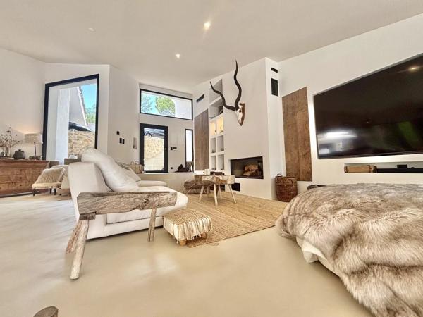 Villa contemporaine d'exception avec vue jusqu'a la mer!! '