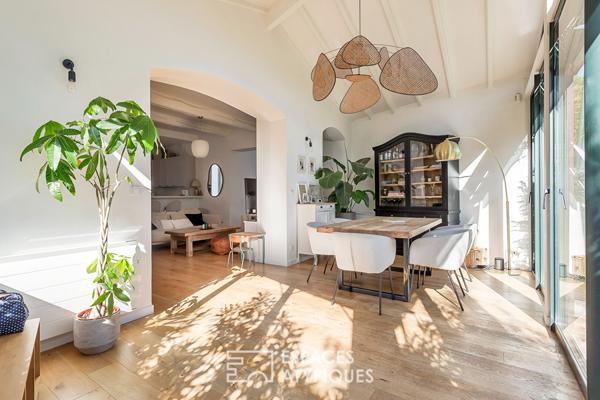Ancien corps de ferme rénové avec piscine et jardin