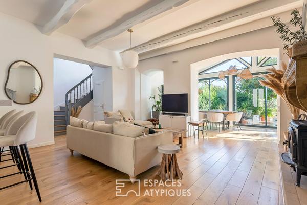 Ancien corps de ferme rénové avec piscine et jardin
