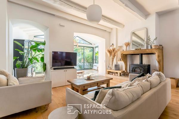 Ancien corps de ferme rénové avec piscine et jardin