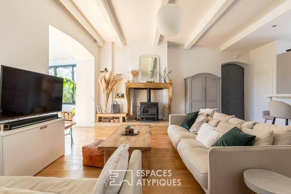 Ancien corps de ferme rénové avec piscine et jardin